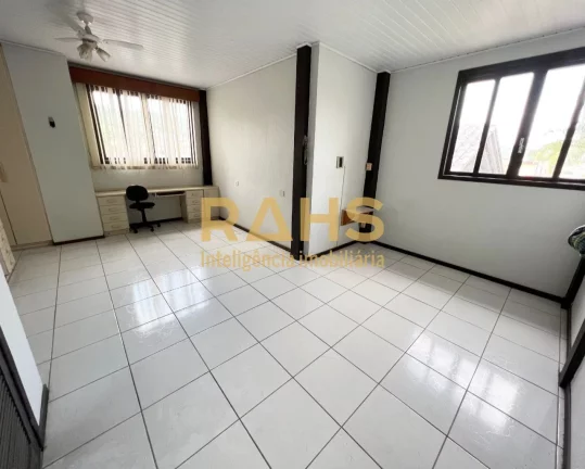 Imagem Casa à venda no Bairro Bom Retiro, Joinville Ótima casa no Bairro Bom Retiro, com excelente locali...