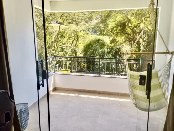 Imagem Casa para Venda em Teresópolis, Fazenda Suiça, 3 dormitórios, 3 suítes, 3 banheiros, 2 vagas