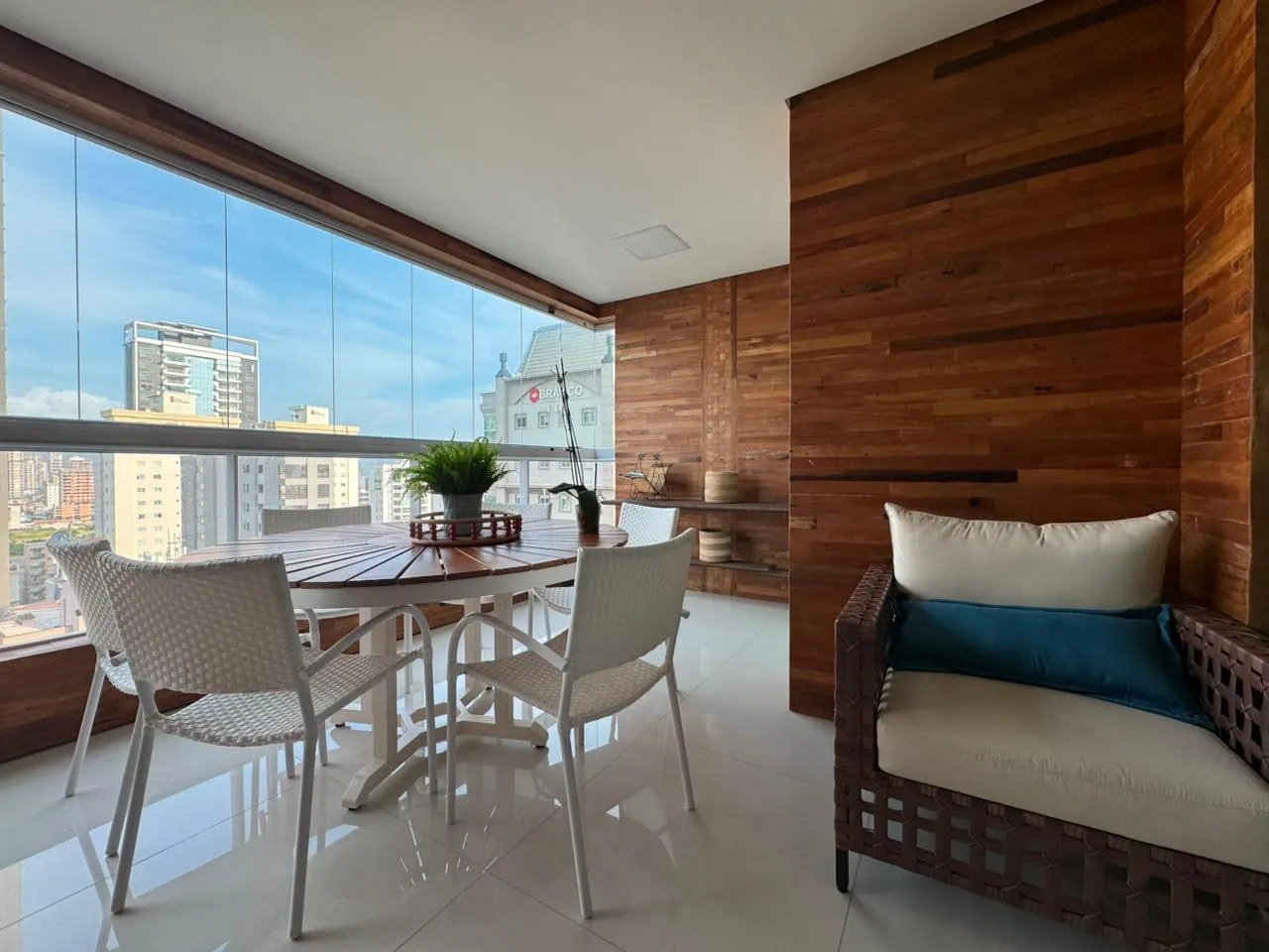 Imagem Apartamento à venda com 180m2 por R$ 2.500.000,00