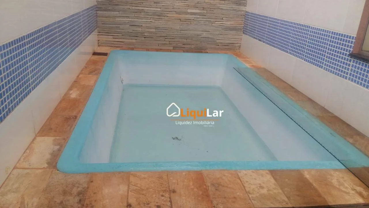Imagem Casa com 4 Suítes, Piscina e Imóvel Regularizado para Financiamento