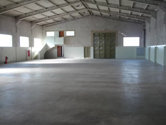 Imagem Galpão com 1130m2 em Atibaia.