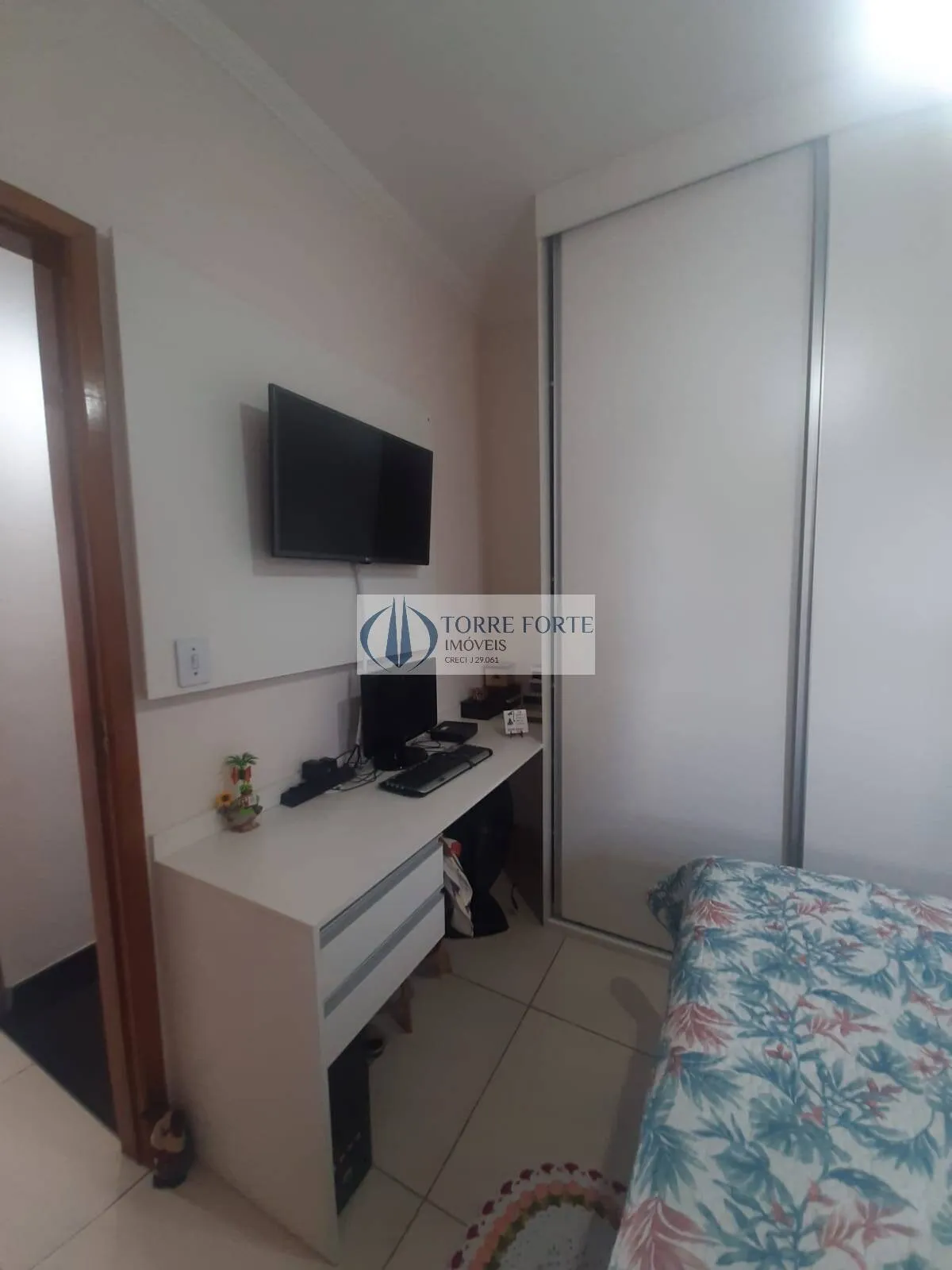 Imagem Sobrado em condominio cobertura com 3 suites 2 vagas na Vila Carrão.