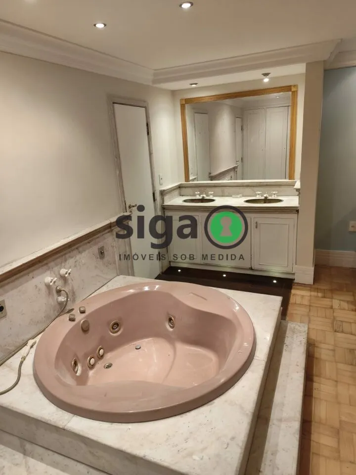 Imagem Clássico, amplo e central: Viva com estilo no coração da República ? 450m²!