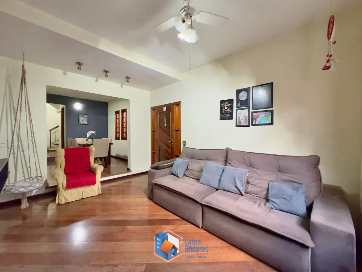 Imagem Sobrado para venda em Vila Marari com 3 quartos, sendo 3 suítes, 157m²