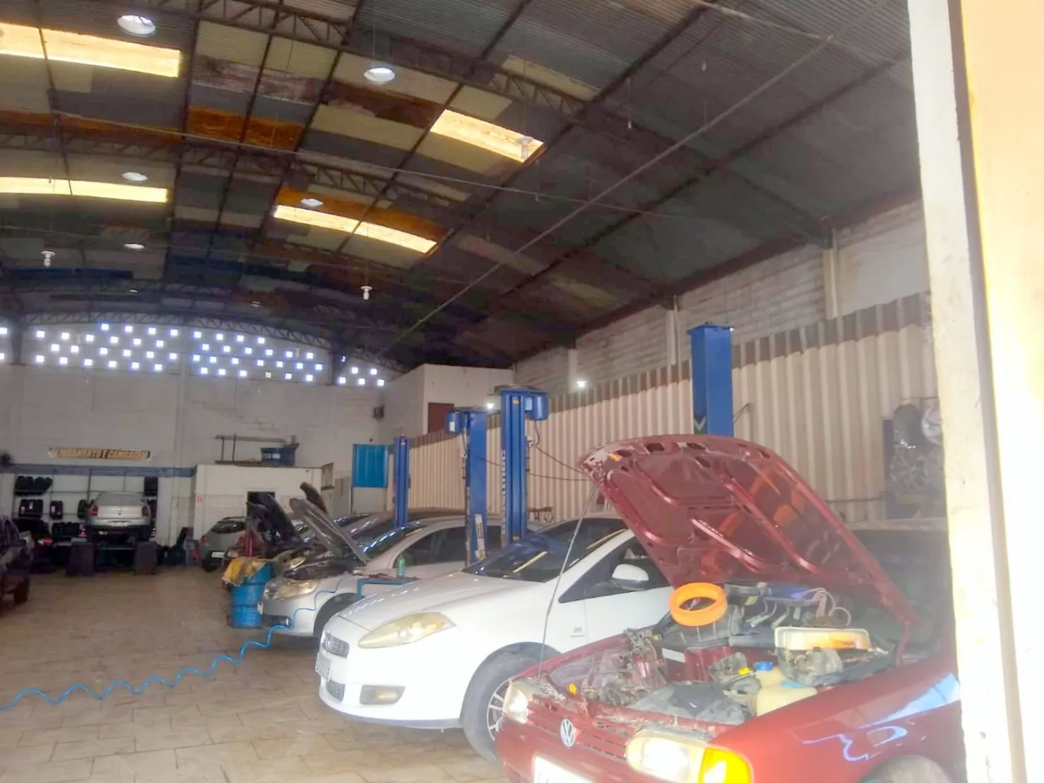 Imagem Galpão com 600 m2 livres, pé direito alto, ideal para logistica e distribuidora. vende ou aluga.Centro de Potim - SP