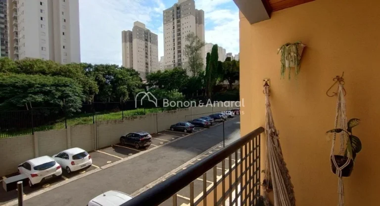 Imagem Apartamento à venda no bairro Mansões Santo Antônio em Campinas, SP.
A sala de estar e jantar sã...