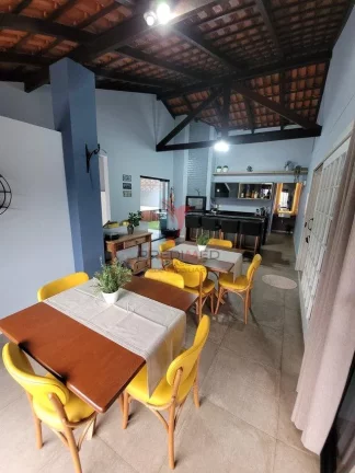 CASA MOBILIADA NO JARAGUA ESQUERDO em Rua Acre
