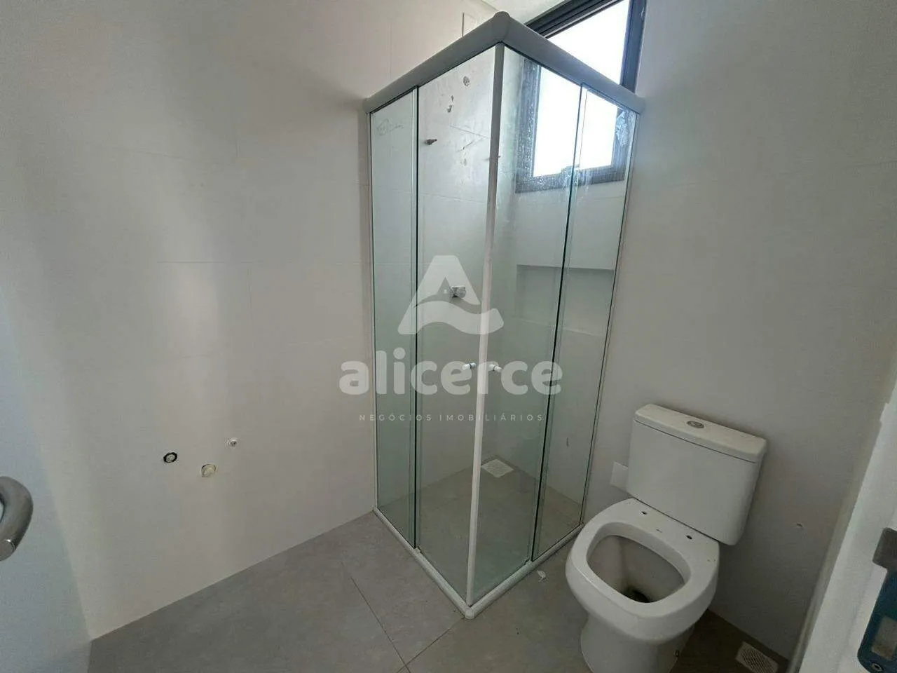 Imagem Apartamento à venda com 2 quartos 1 suíte, 65,67m² em Carvoeira Florianópolis