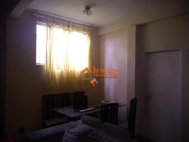 Imagem Casa com 6 dormitórios à venda por R$ 690.000,00 - Vila Barros - Guarulhos/SP