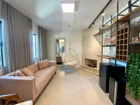 Imagem VENDA DE SOBRADO NO JARDIM VIRGINIA BIANCA, EM SÃO PAULO/SP, 293m² com 3 suítes, sala com lareira, churrasqueira, piscina e 06 vagas. CONSULTE-NOS.