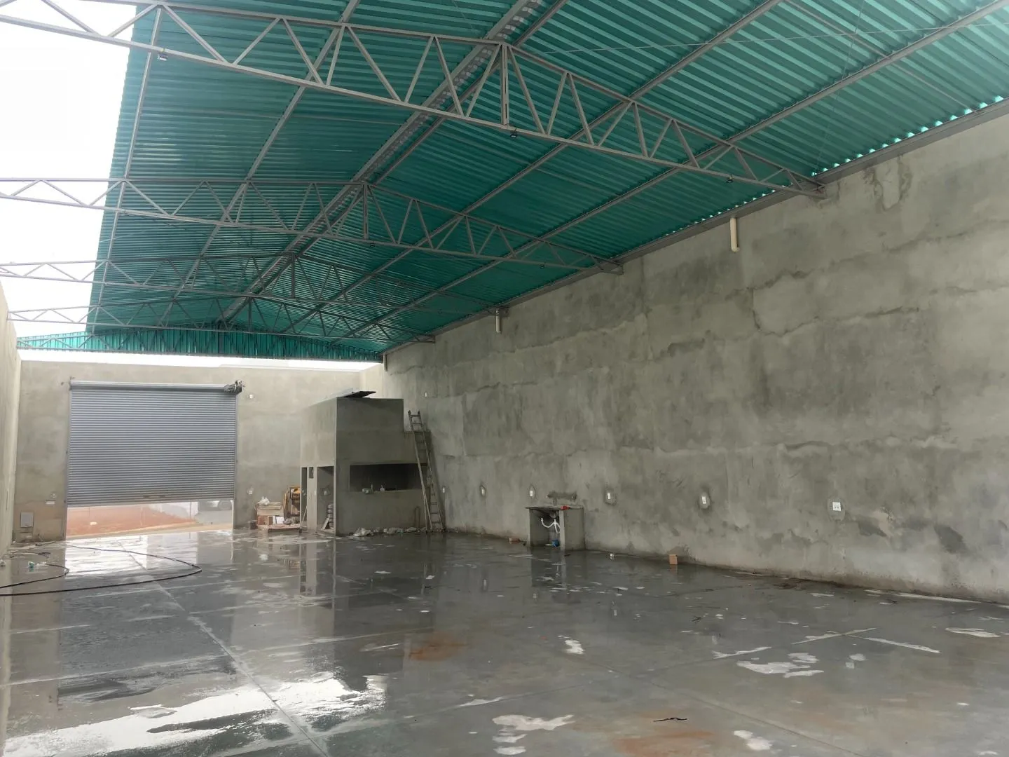 Imagem Barracão à venda, 335 m² por R$ 700.000,00 - Planalto - Patos de Minas/MG