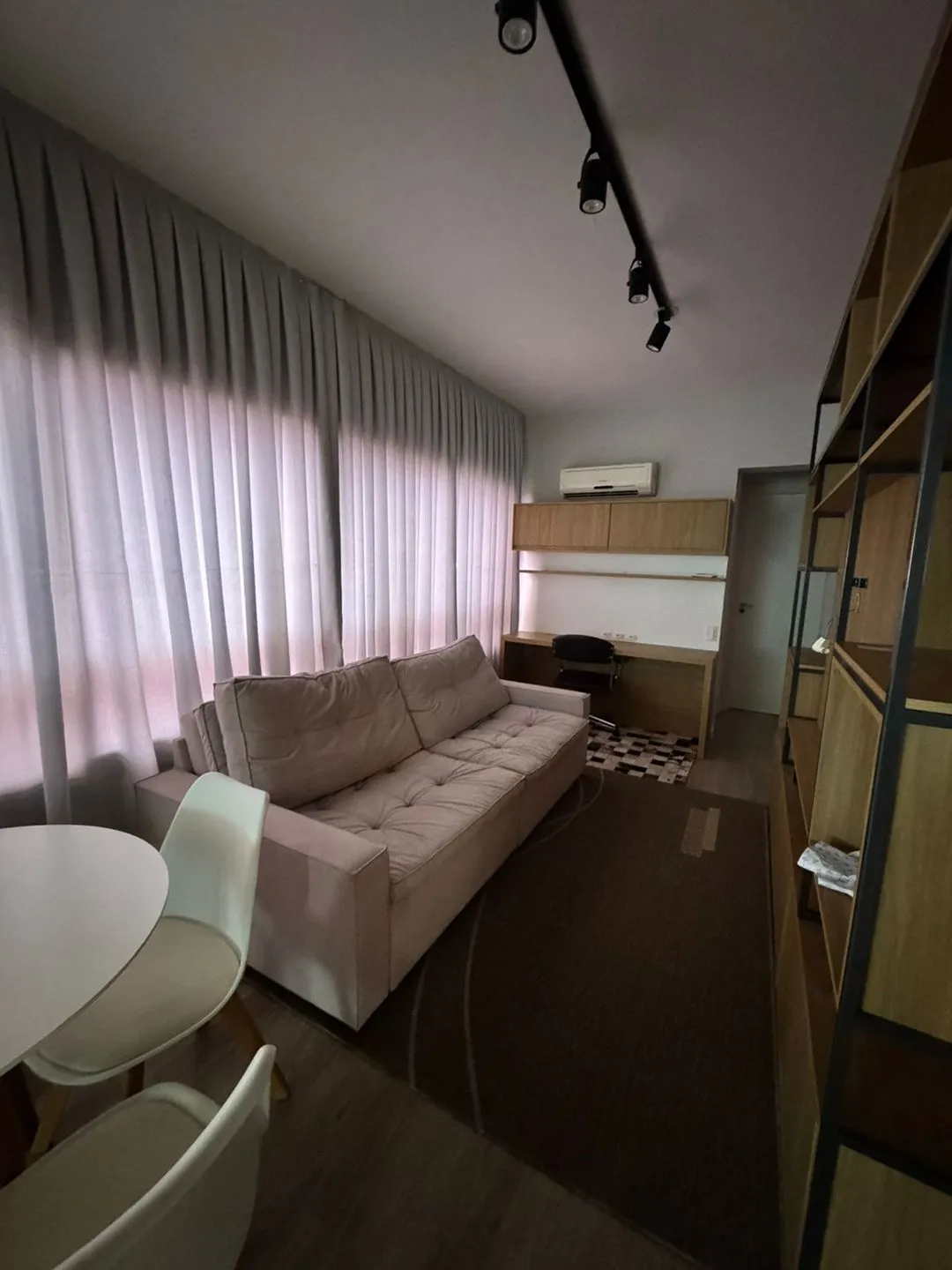 Imagem Apartamento à venda em Porto Alegre, Vila João Pessoa, com 1 quarto, 43m2