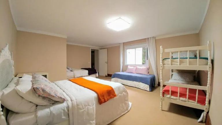 Imagem Casa com 5 Quartos à Venda, 500 m² em LOTM - Campos do Jordão