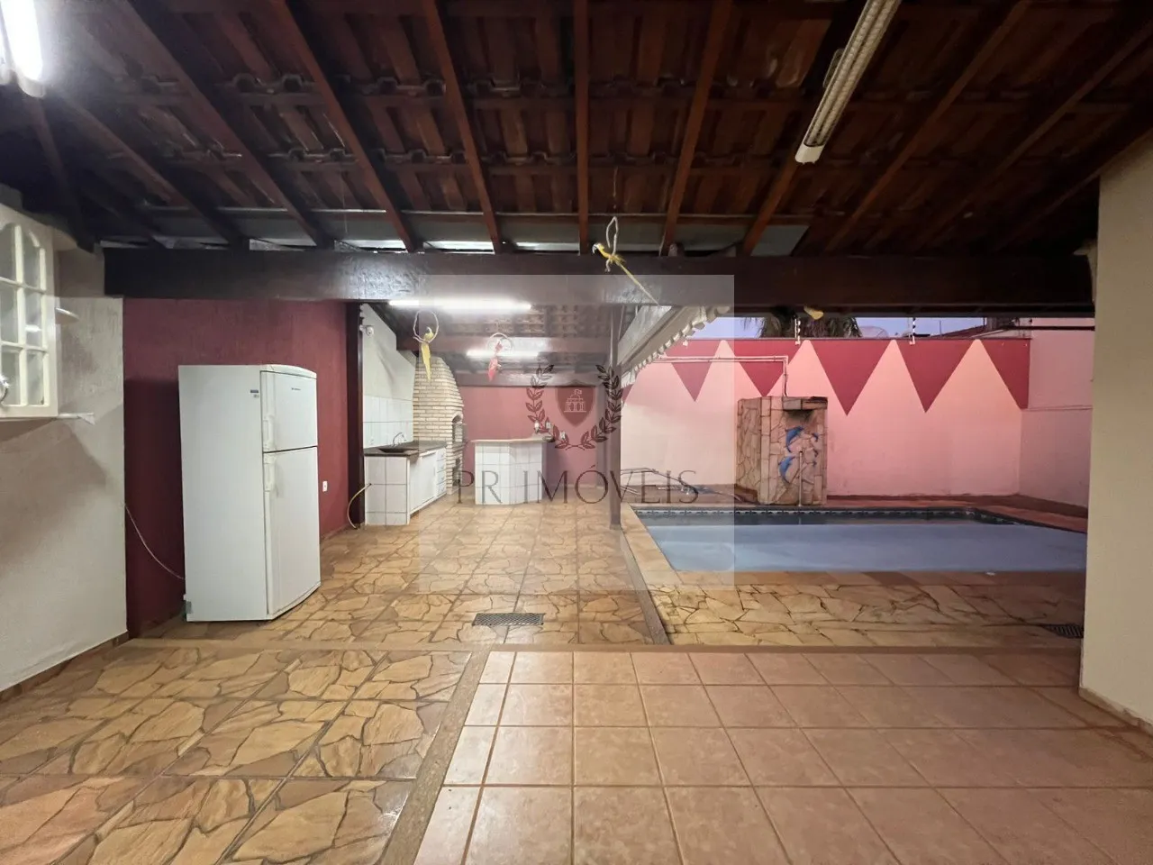 Foto do imóvel Imperdível oportunidade: Casa à venda em Araraquara-SP no Jardim Imperador, 3 quartos, 1 suíte, 1 sala, 2 vagas de garagem, 247,40m².
