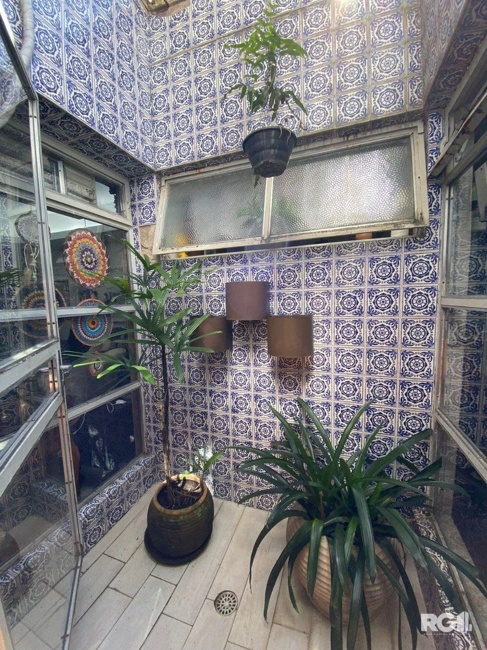 Imagem CASA AMPLA 3 DORMITÓRIOS NO ANDAR SUPERIOR NA CIDADE BAIXA .
