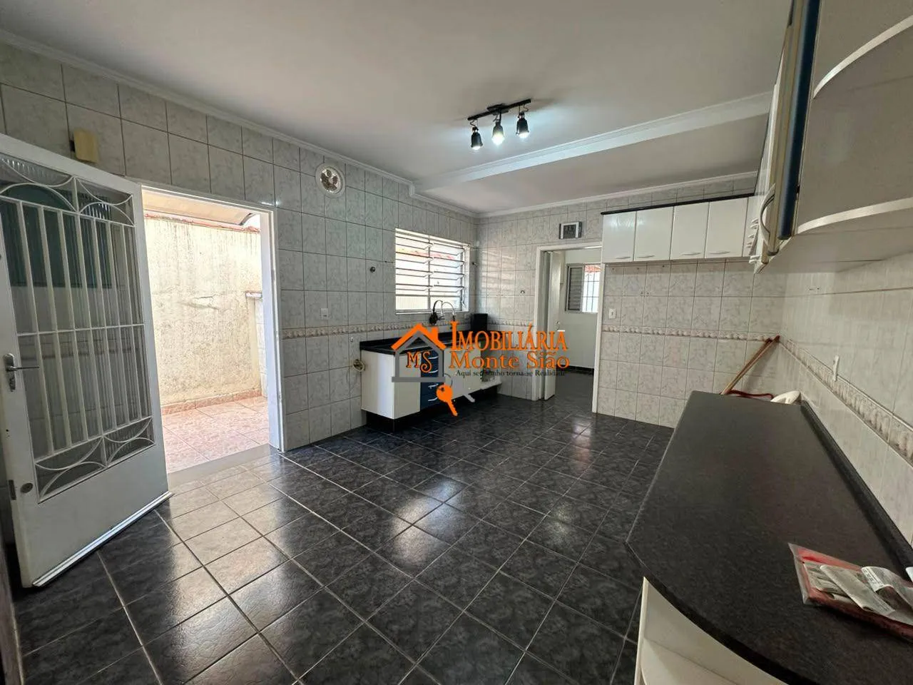 Imagem Sobrado com 5 dormitórios à venda, 221 m² por R$ 990.000 - Jardim Vila Galvão - Guarulhos/SP