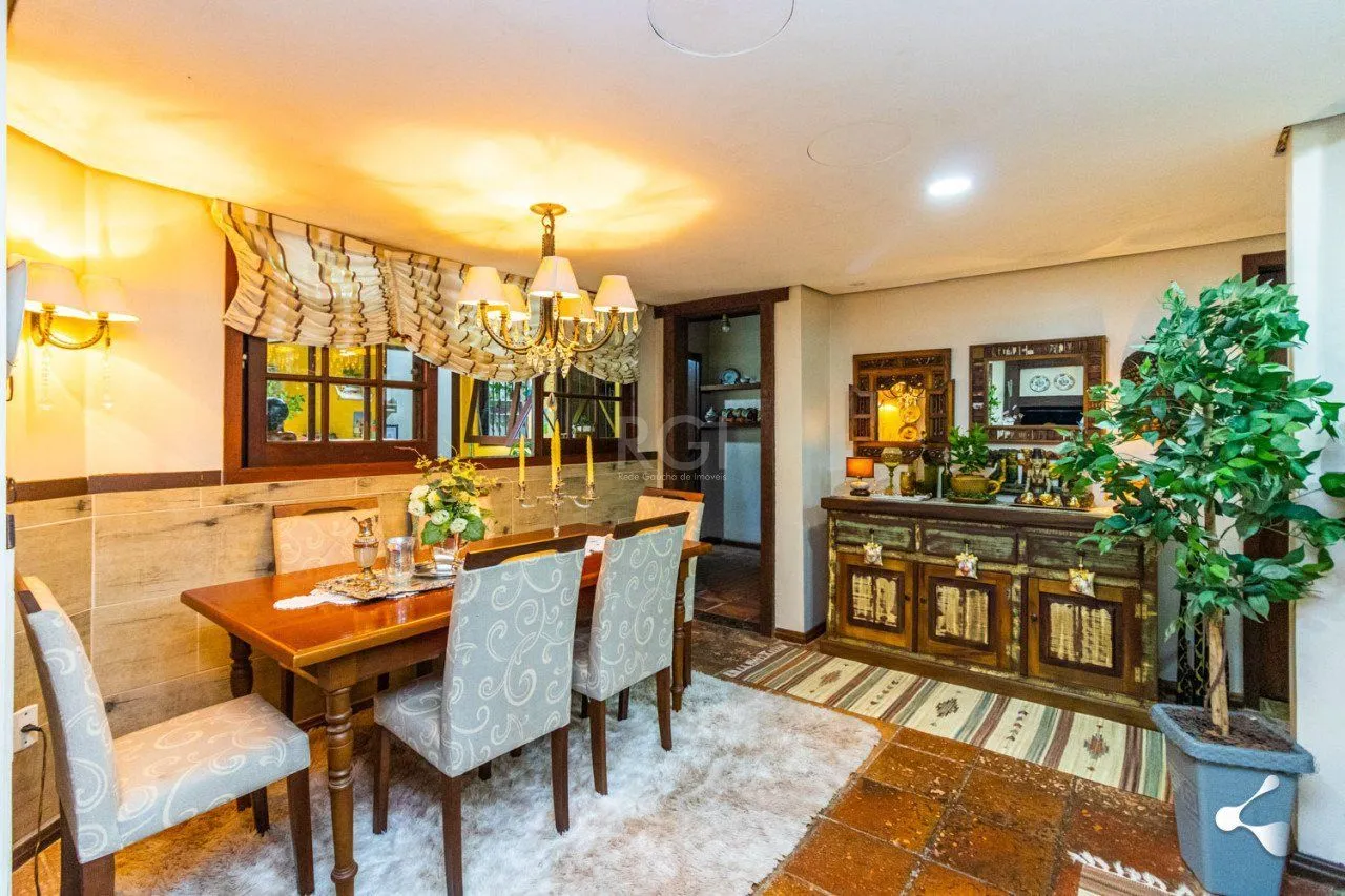 Imagem Casa Condominio para Venda - 231m², 4 dormitórios, 3 suites, 3 vagas - Ipanema