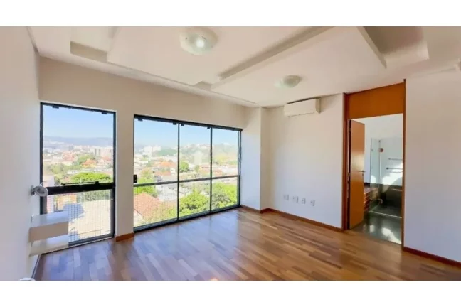 Imagem Casa para venda no bairro Medianeira em Porto Alegre