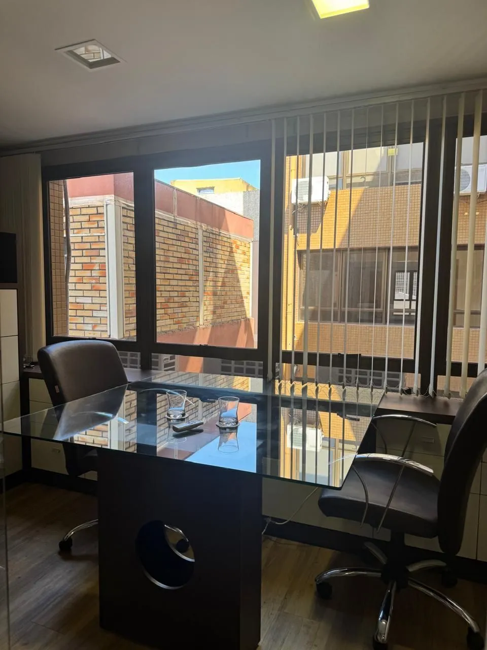 Imagem Sala comercial mobiliada com 42m² no bairro Praia de Belas DESOCUPADA
