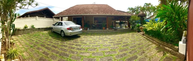Imagem Linda casa com 4 dormitórios sendo 2 suíts´s e ar condicionado e pisicna e área gourmet maravilhosa
