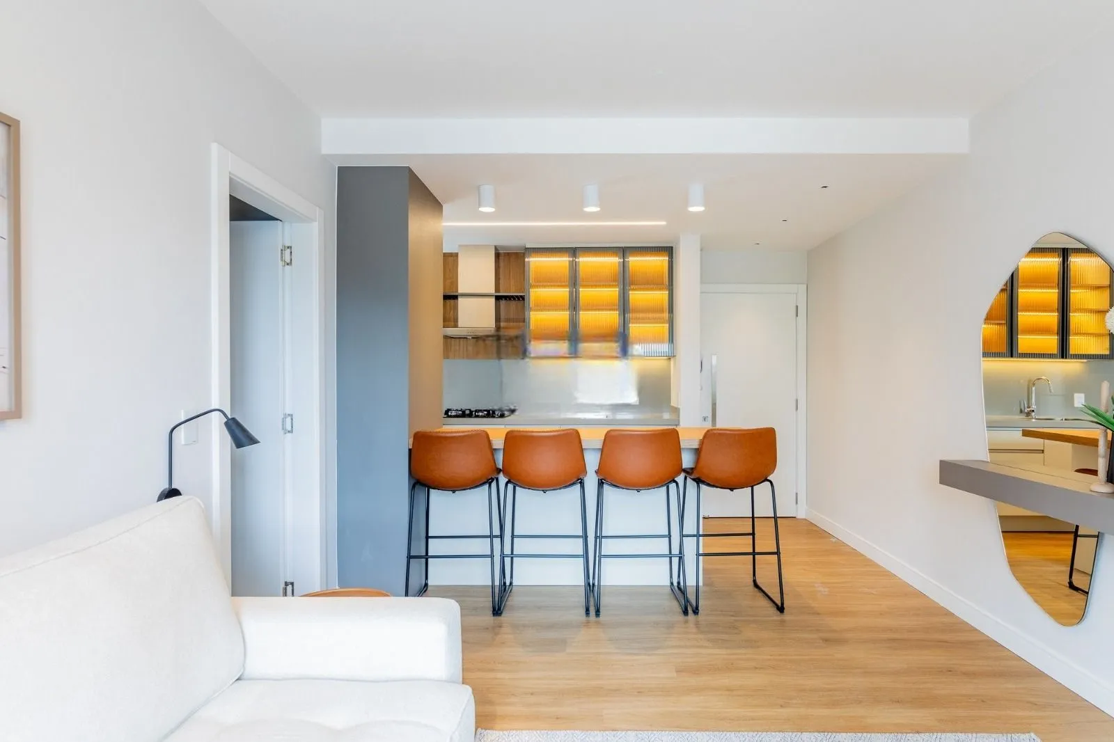 Imagem Apartamento à venda em Porto Alegre - pronto para morar, totalmente reformado.