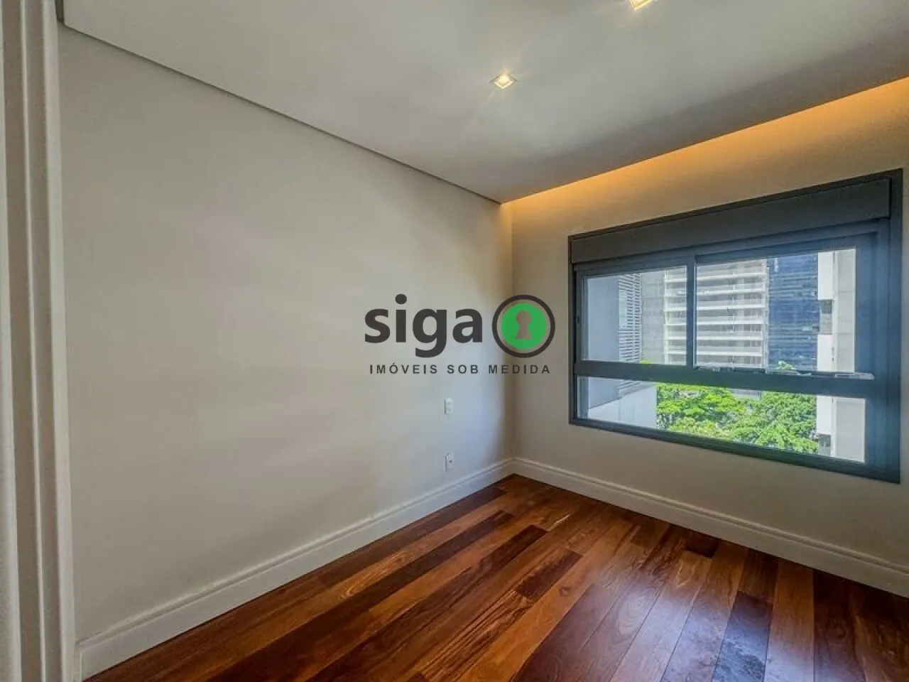 Imagem Apartamento Alto Padrão Reformado À Venda | 131 m² | 2 Suítes (Planta Flexível p/ 3 Dorm.)