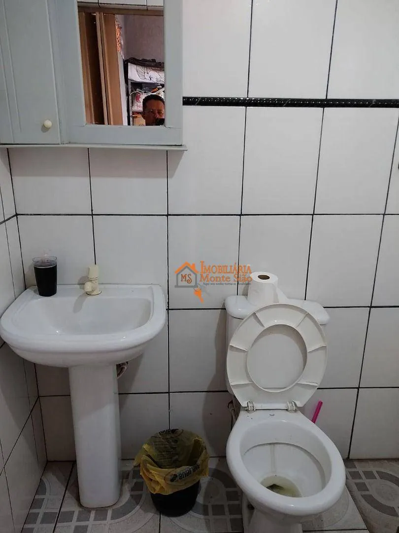Imagem Sobrado com 4 dormitórios à venda, 300 m² por R$ 650.000,00 - Cocaia - Guarulhos/SP