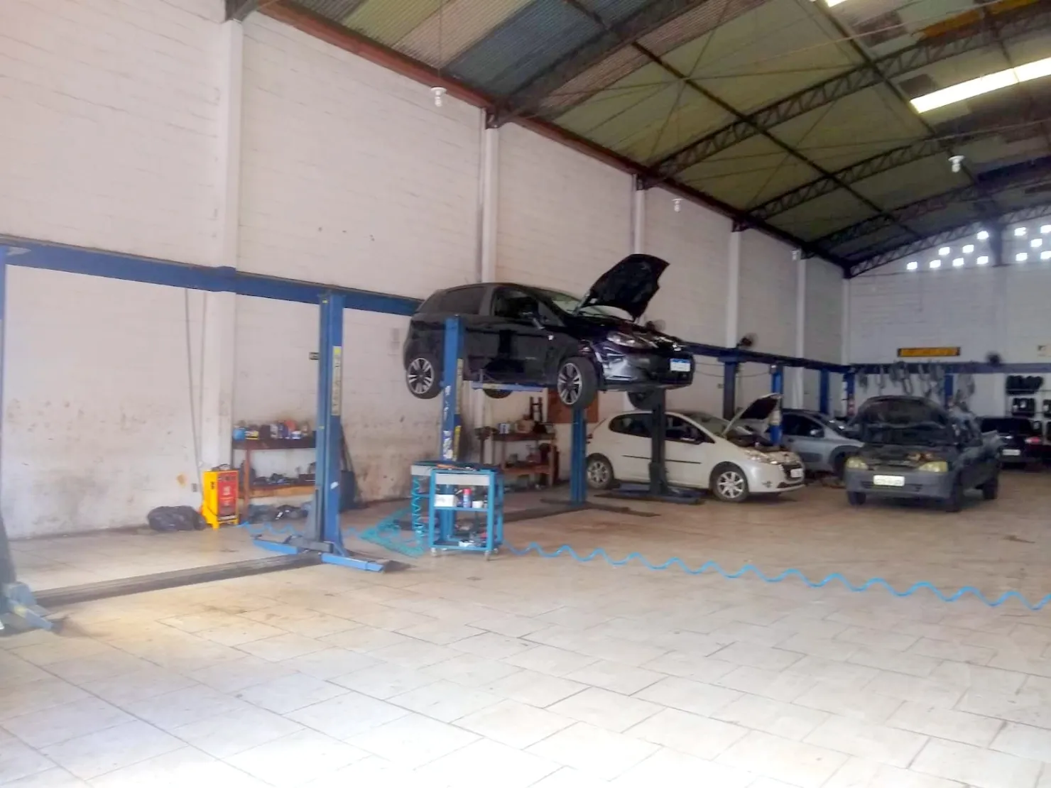 Imagem Galpão com 600 m2 livres, pé direito alto, ideal para logistica e distribuidora. vende ou aluga.Centro de Potim - SP