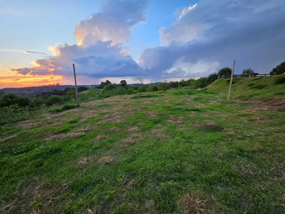 Imagem chácara belíssima a venda em Itatiaiuçu/MG , Terreno amplo com aprox. 2.500m²