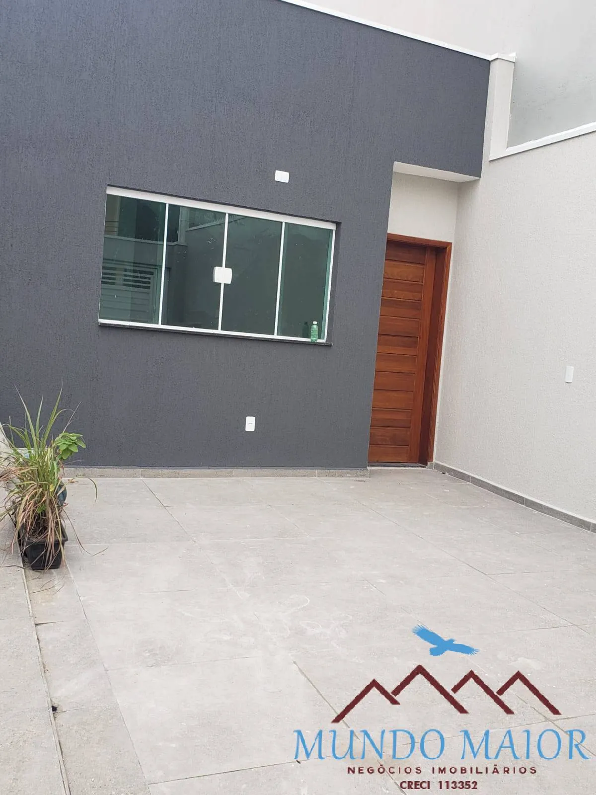 Foto do imóvel Casa Térrea com Porcelanato e Portão Automático - É Só Mudar!