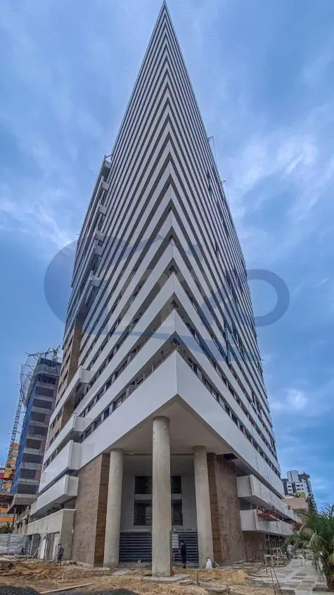 Apartamento á venda com 2 suítes no centro de Torres/RS