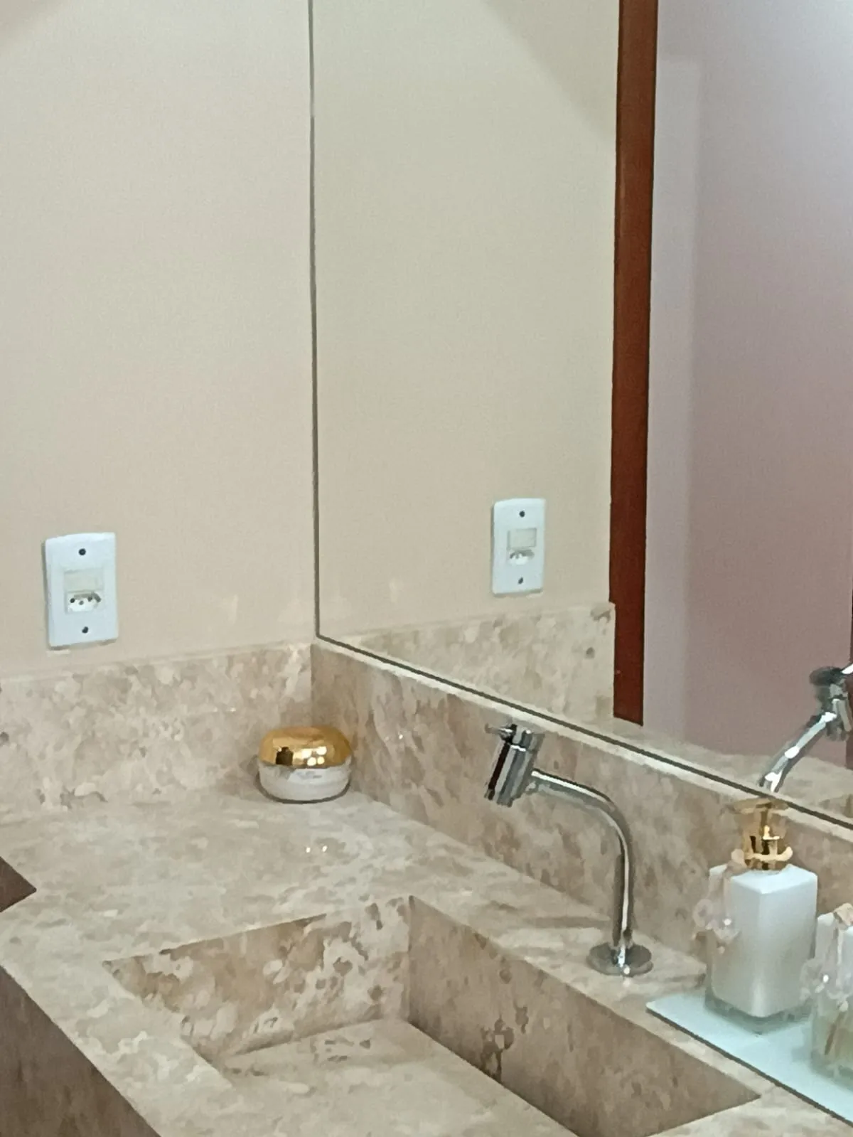 Imagem Casa térrea à venda localizada na zona industrial de 162M²