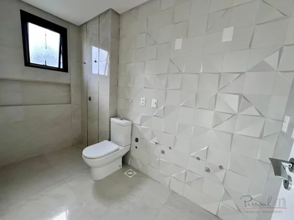 Imagem Apartamento a 100 metros da praia a venda em Jurerê, Florianópolis/SC São 3 quartos, sendo 1 suí...