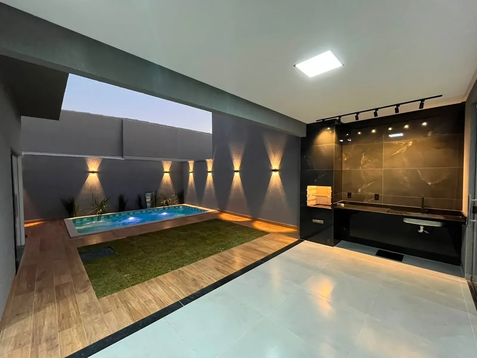 Imagem Casa com 3 Quartos à Venda, 164 m² em Parque João Braz - Cidade Industrial - Goiânia