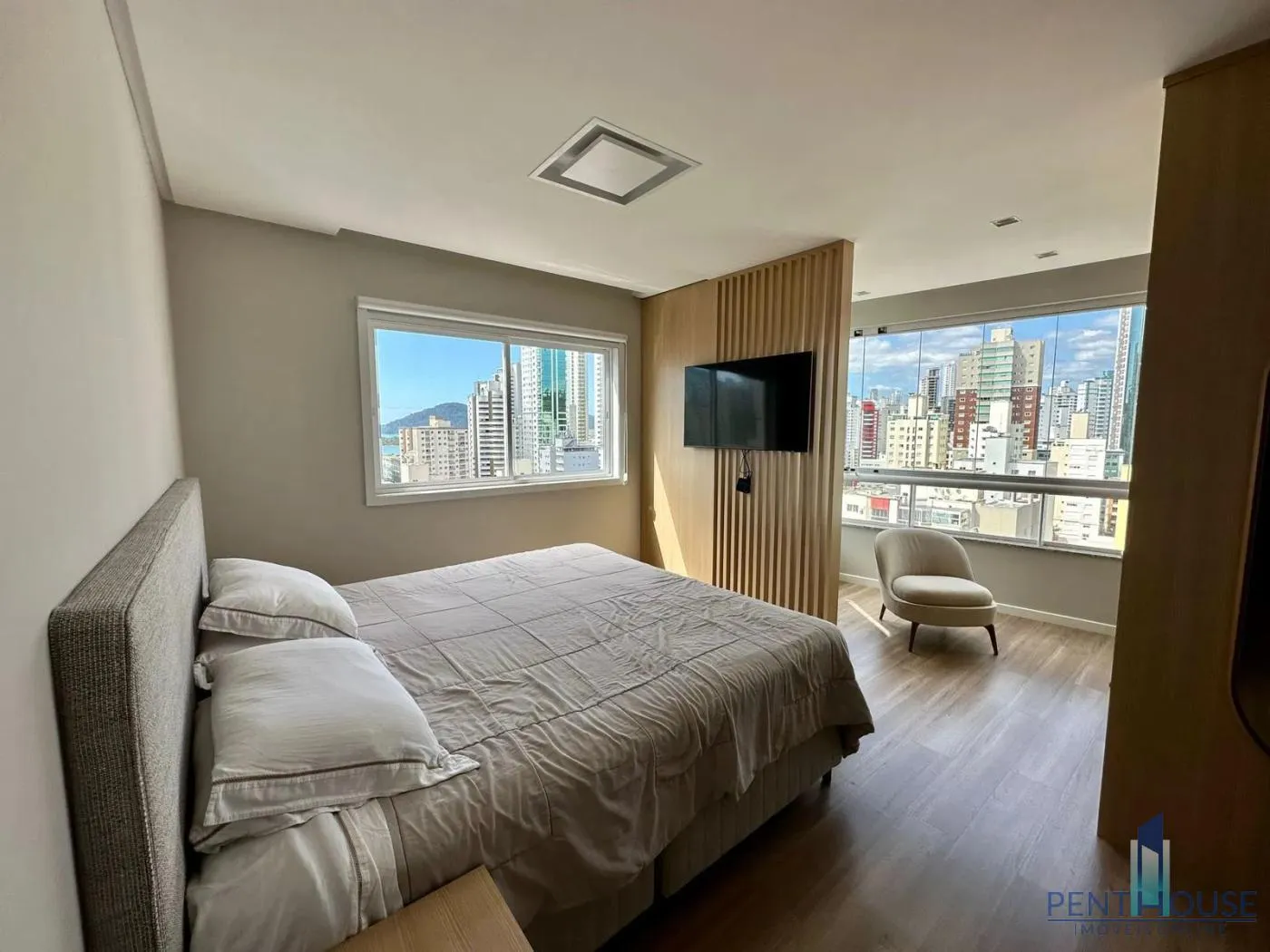 Imagem Cobertura Duplex para Venda em Balneário Camboriú, CENTRO, 4 dormitórios, 4 suítes, 5 banheiros, 3 vagas