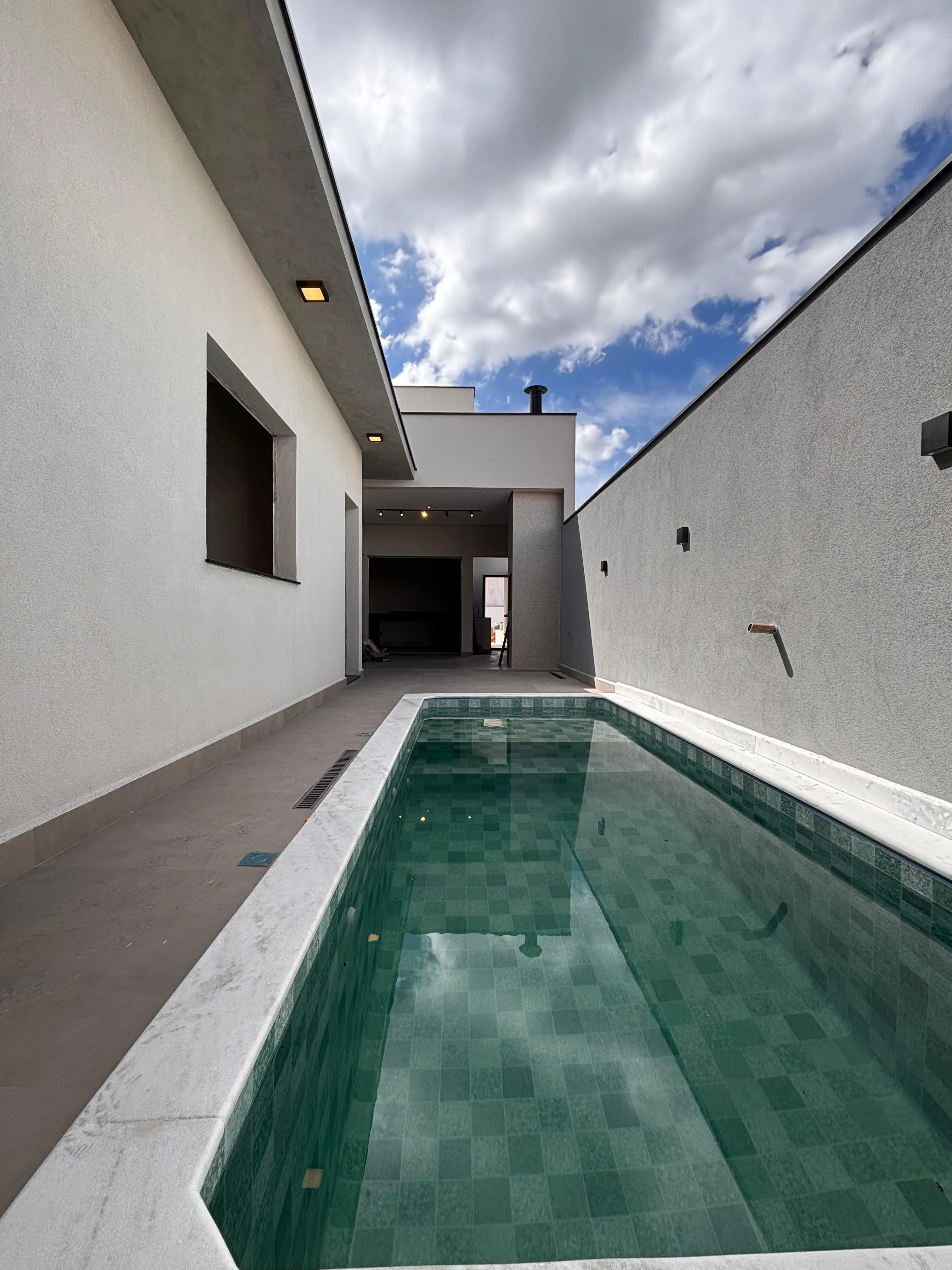 Imagem Linda Casa 2 dormitórios à Venda no Residencial Reserva Ipanema: Conforto e Praticidade