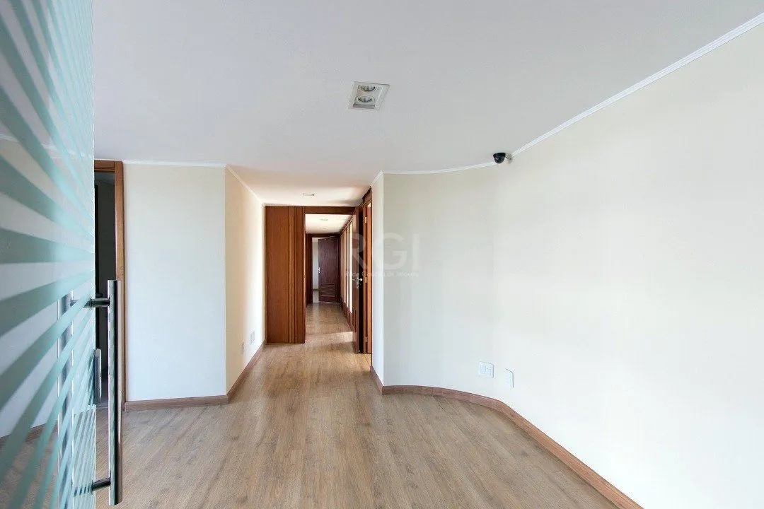 Imagem Cobertura Comercial para Venda - 225,39m², 0 dormitórios, 3 vagas - Bela Vista