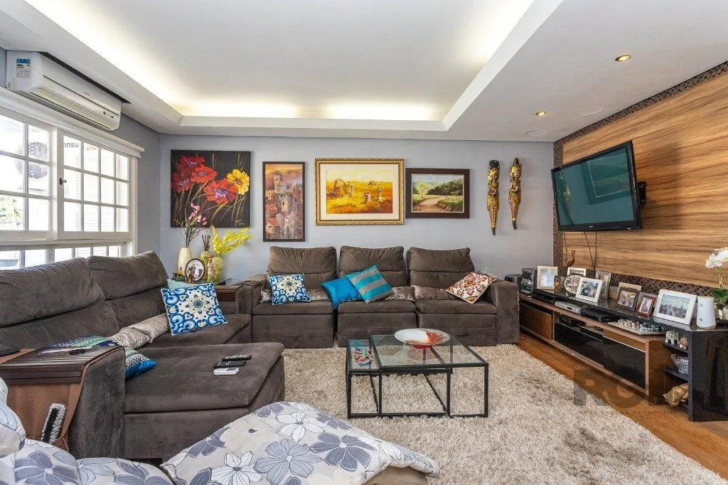Imagem casa sobrado no Alto Petrópolis de 5 dormitórios e 3 vagas