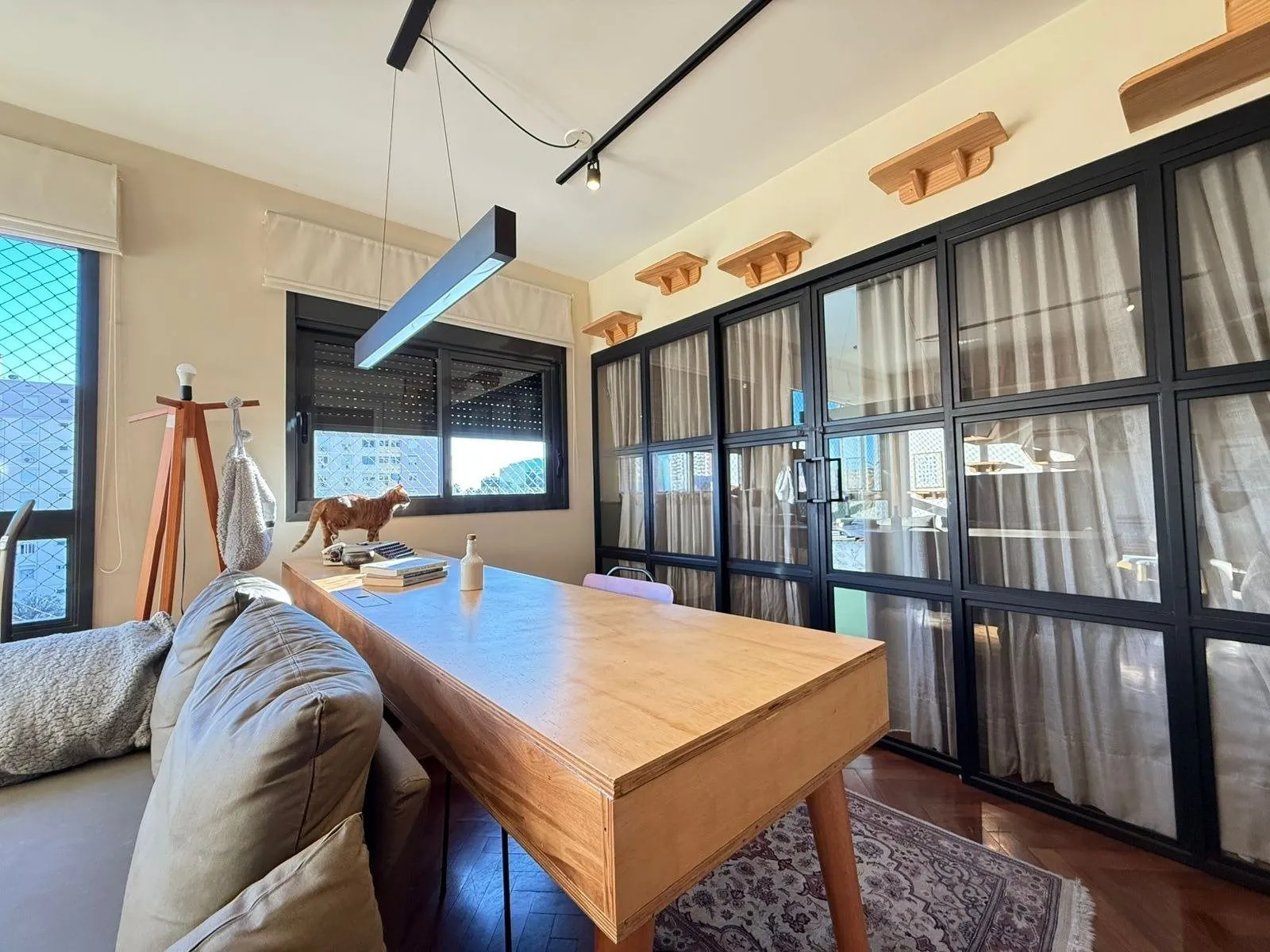 Imagem Apartamento com 2 dormitórios, suíte e churrasqueira.