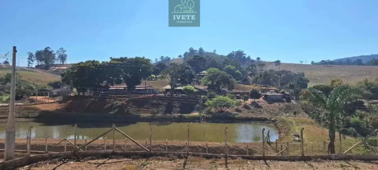 Imagem Chácara com Piscina à Venda no Bairro do Moquem – Socorro/SP