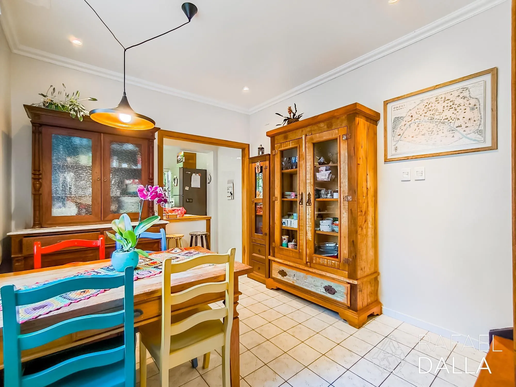Imagem Casa impecável na Lopo Gonçalves com 4 dormitórios, garagem e pátio amplo