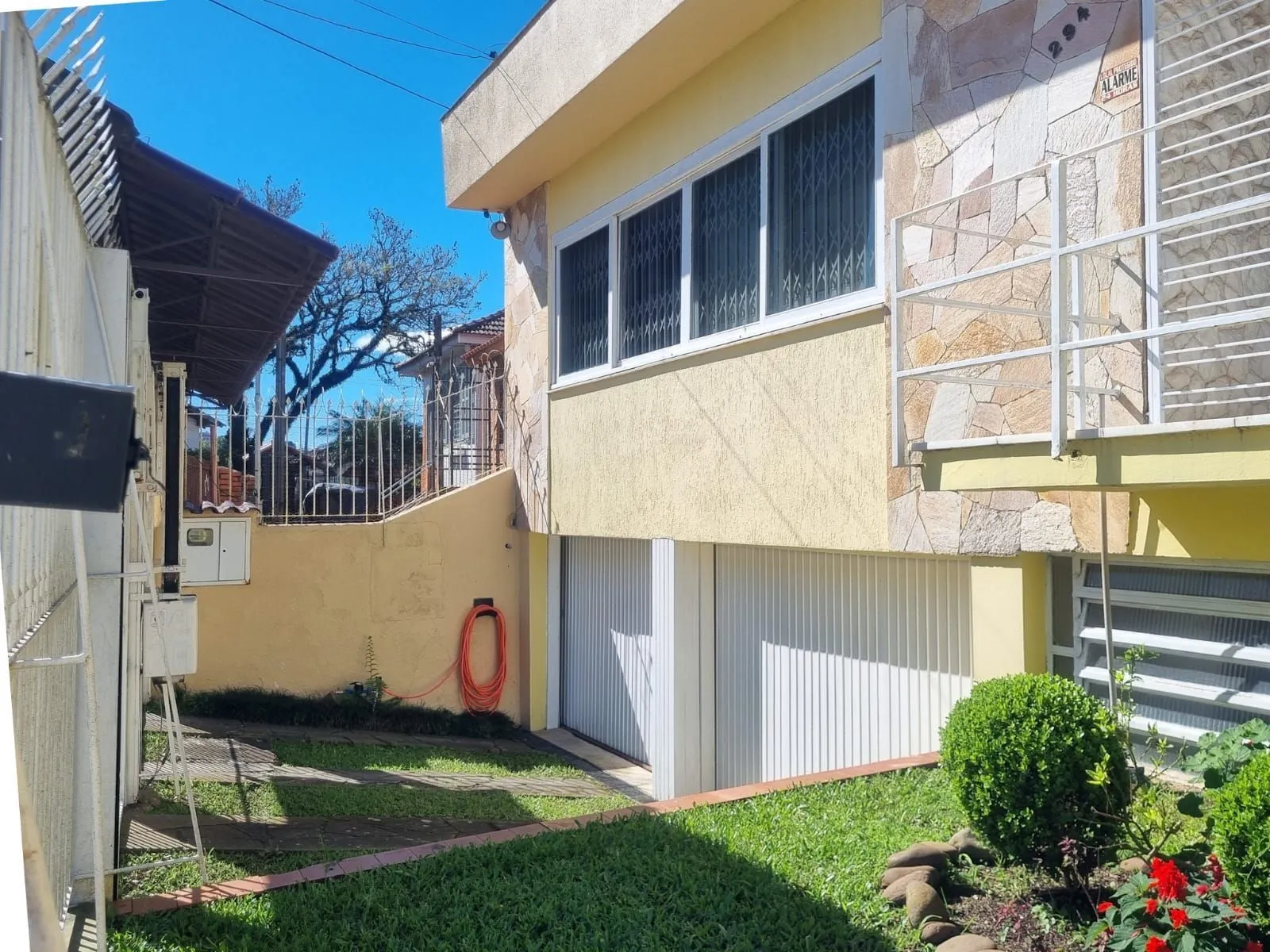 Imagem Casa Térrea 280 m² em Teresópolis - 4 Dorms, Escritório e Edícula