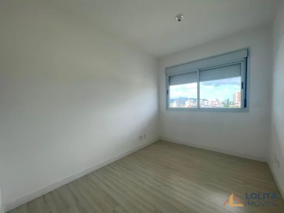 Imagem Apartamento de 3 quartos, sendo 1 suíte e 2 vagas de garagem à VENDA em Florianópolis/SC.