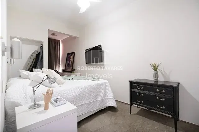 Imagem Apartamento com 294m², 5 dormitórios, 2 Suítes - 2 Vagas, para quem quer viver no sossego com grandes e deliciosos espaços, aqui é para viver em paz total. Esse imóvel é um achado, muito ensolarado, ótimo preço por m².