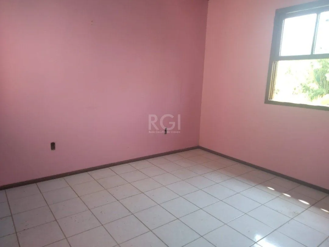 Imagem Casa para Venda com 2 dormitórios e 3 vagas no bairro Belém Novo