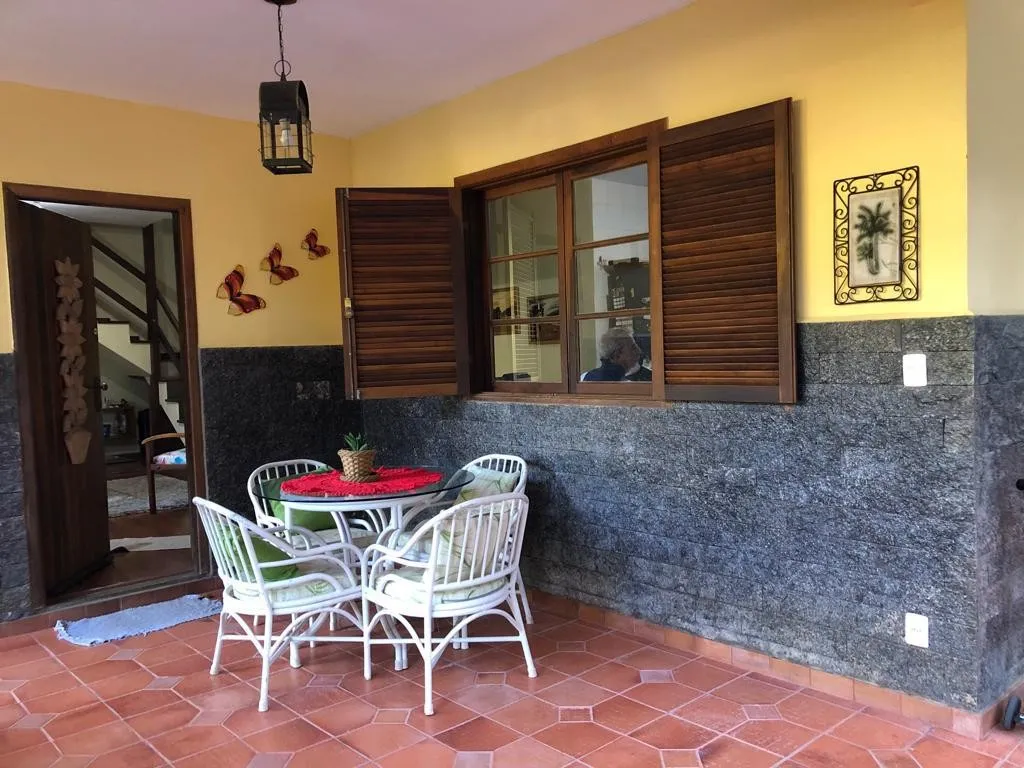 Imagem Casa em Condomínio para Venda em Petrópolis / RJ no bairro Itaipava