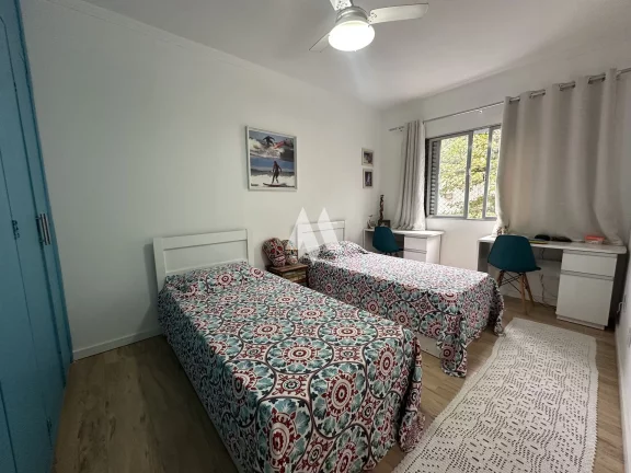 Imagem Apartamento à venda na Ponta da praia com garagem fechada!
