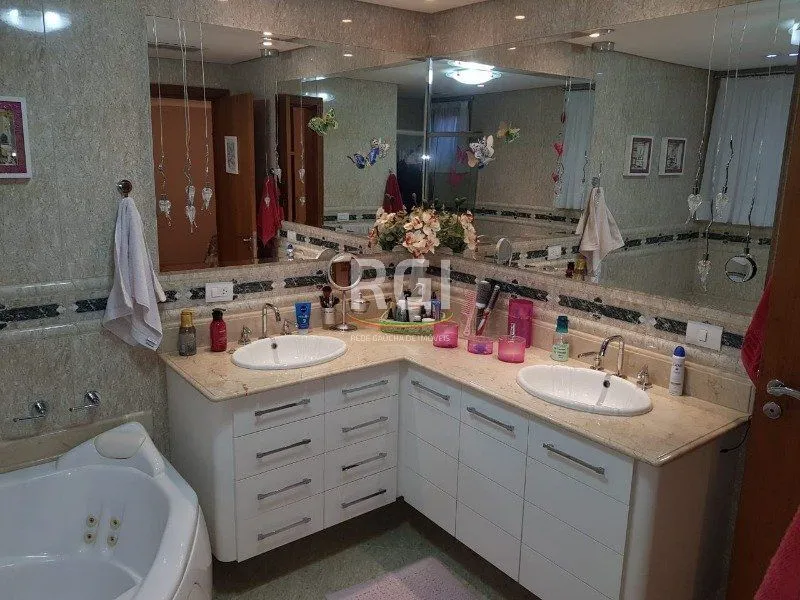 Imagem Casa para Venda - 300m², 3 dormitórios, sendo 1 suites, 4 vagas - Ipanema