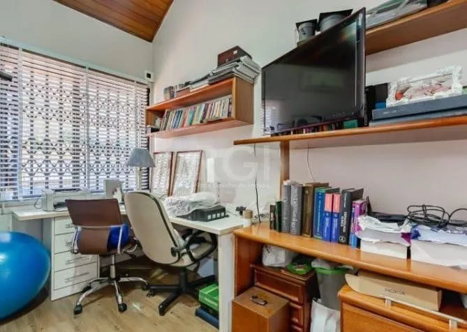 Imagem CASA DE CONDOMÍNIO, 3 DORMITÓRIOS, SUÍTE, NO BAIRRO JARDIM SABARÁ, PORTO ALEGRE/RS