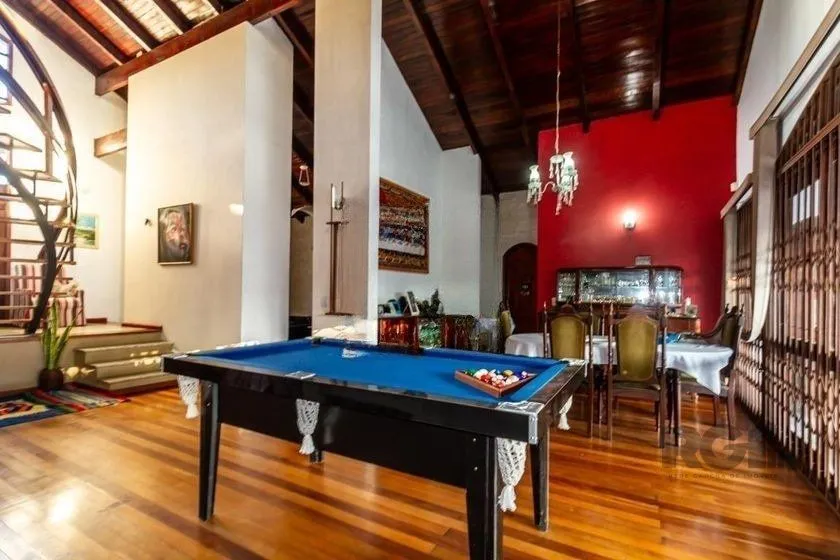 Imagem Casa 303m² - 4 dormitórios, 2 vagas no bairro Santo Antônio